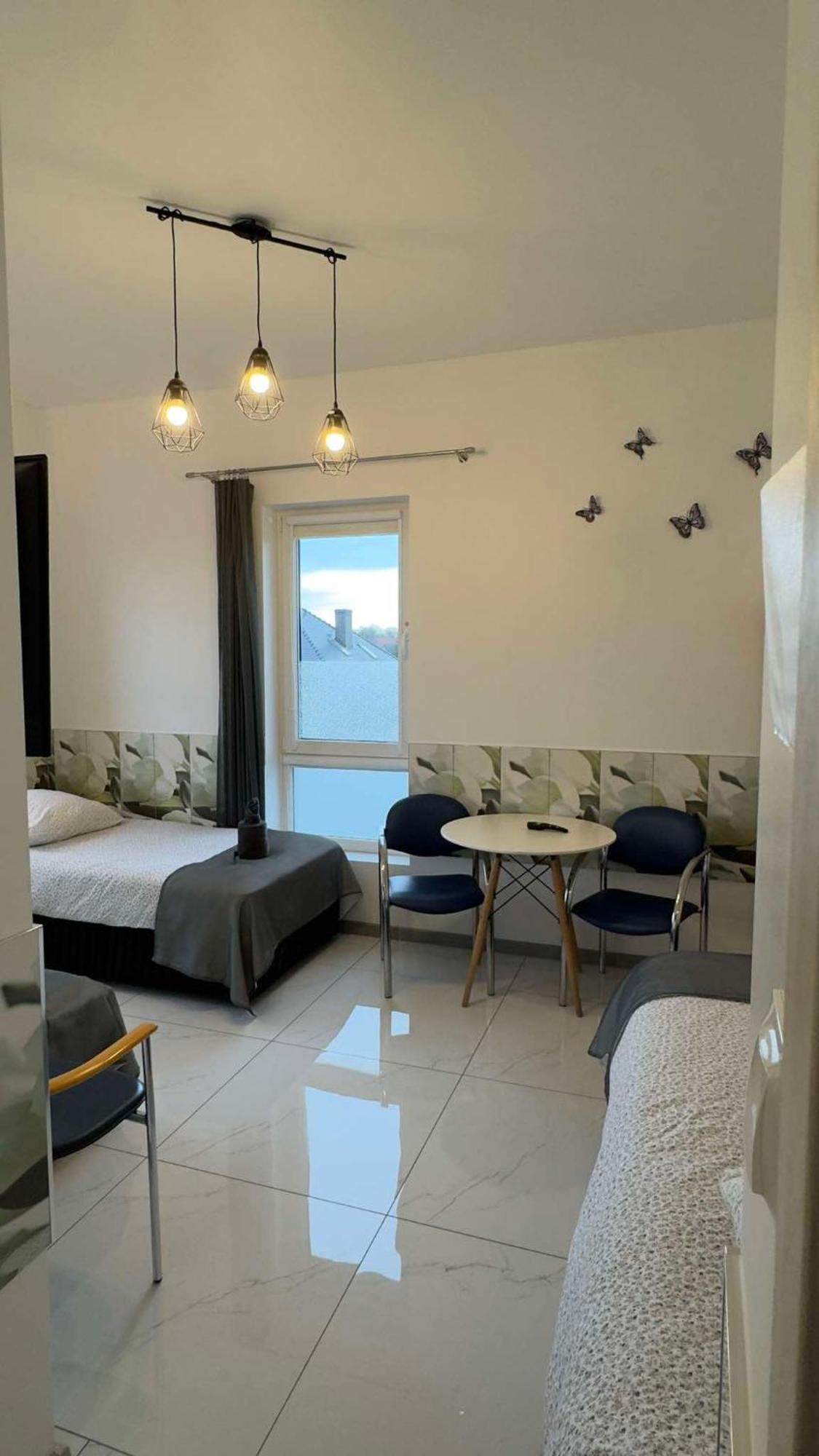 Azyl Hotel Legnica Exterior photo